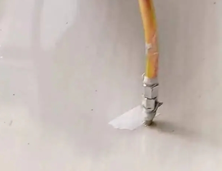 大宁瓷砖空鼓维修公司专业解答在瓷砖铺贴过程中，如果使用的砂料过粗（如全部使用了粗砂），可能会导致以下问题